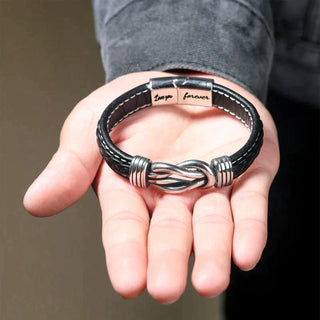 Flätat läderarmband