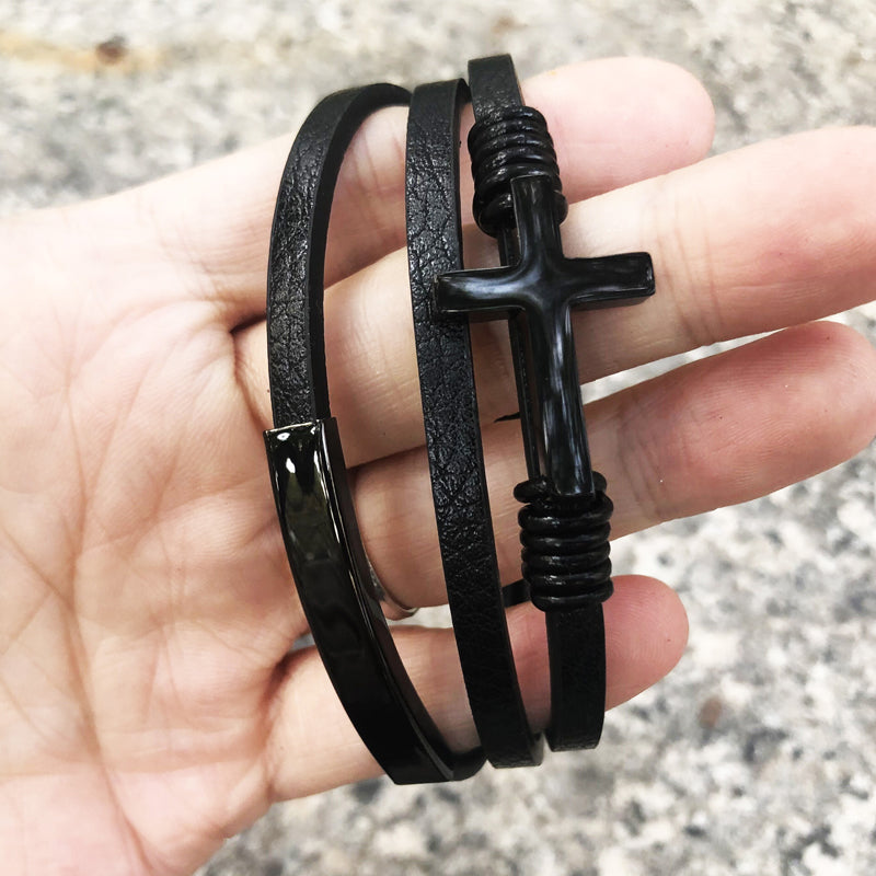 Korsflätat flerlagers läderarmband